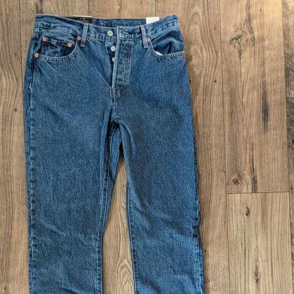 NWT Levis 501s Original Fit in Shout Wash - Picture 3 of 7